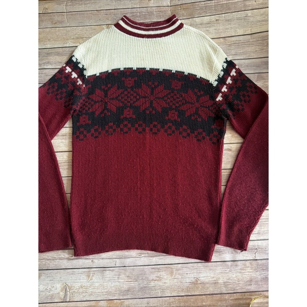 70s Vintage Mens Sweater Size M Christmas Holiday Cream Red Snowflake